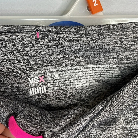 VSX Sport Knockout By Victoria Secret Capri Leggings Grey Mix Stretch Yoga M - Picture 8 of 10